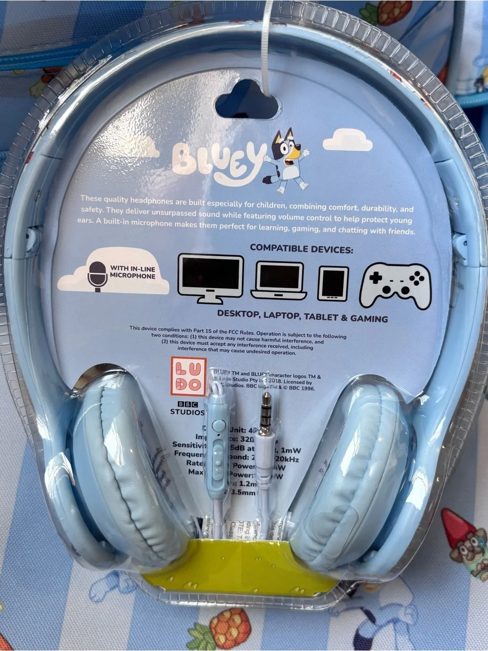 Bluey New Kids 4 Piece School Backpack, Lunchbox, Headphones, and Keychain Set